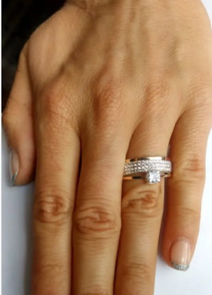 Женское серебряное кольцо с россыпью фианитов3 фото