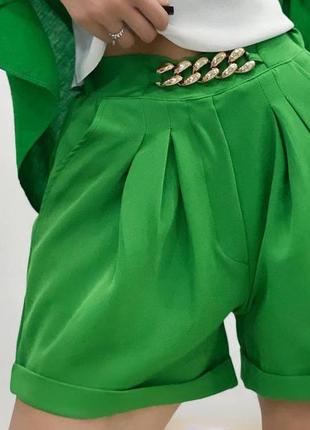 Стильные шорты женские зеленые1 фото