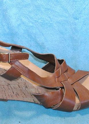 Босоніжки aerosoles 38 розмір 19