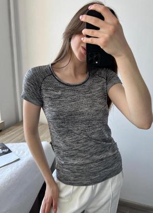 Спортивна футболка nike