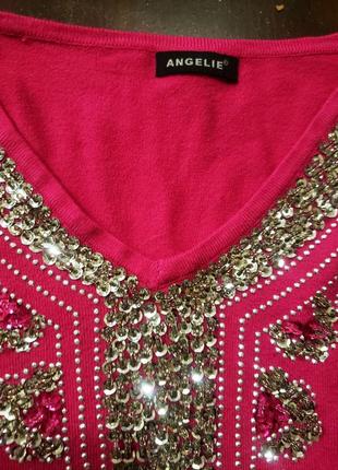 Яркая нарядная малиновая кофточка блузка с украшениями с камнями8 фото