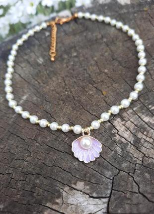 Чокер з намистинками з металевою підвіскою - перлиною