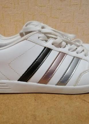 Кроссовки adidas