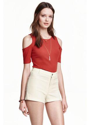 Футболка терракотового цвета с открытыми плечиками