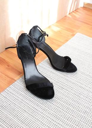 Бархатні босоножки 40 розмір черные бархатные босоножки 40 размер