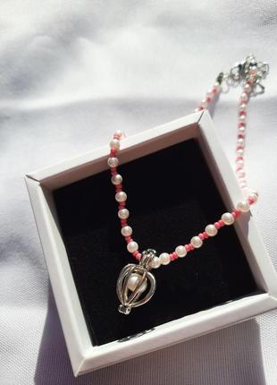 Чокер з намистинками з металевою підвіскою з перлинкою