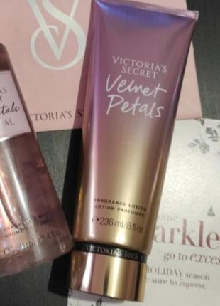 Парфумированный лосьйон velvet petas 💕victoria's secret вікторія сікрет вікторія сікрет оригінал2 фото