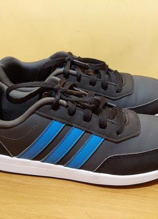 Фирменные  красовки  adidas