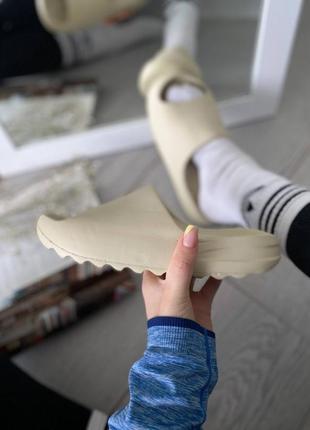 Тапочки adidas yeezy8 фото