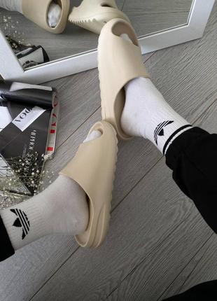 Тапочки yeezy slide earth bone7 фото