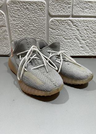 Кроссовки yeezy boost1 фото