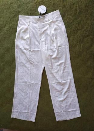 Белые летние костюмные брюки батал
