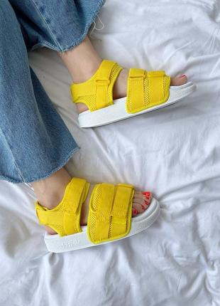 adidas sennheiser adilette sandal yellow жіночі яскраві жовті босоніжки сандалі на літо адідас жіночі босоніжки яскраві жовті сандалі на літо
