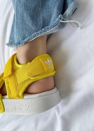 Adidas adilette sandal yellow жіночі яскраві жовті босоніжки сандалі на літо адідас жіночі босоніжки яскраві жовті сандалі на літо6 фото