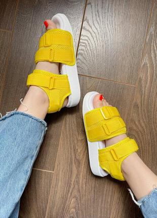 Adidas adilette sandal yellow жіночі яскраві жовті босоніжки сандалі на літо адідас жіночі босоніжки яскраві жовті сандалі на літо9 фото