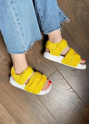 Adidas adilette sandal yellow жіночі яскраві жовті босоніжки сандалі на літо адідас женские босоножки желтые яркие сандали на лето10 фото