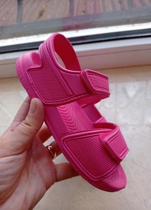 Босоніжки для дівчинки