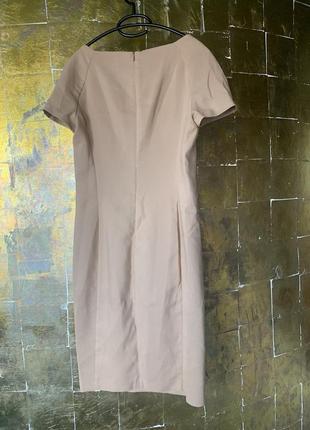 Класичне плаття-футляр бежевого кольору incity в діловому стилі2 фото