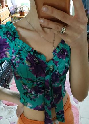 Топ в цветы  prettylittlething8 фото