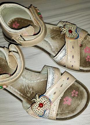 Босоножки для девочек на липучке