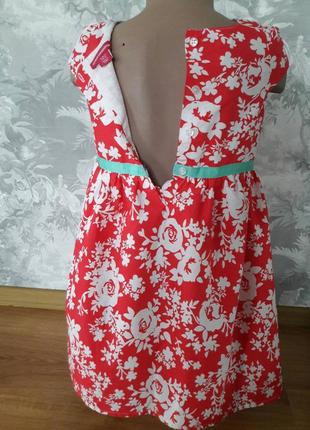 Нарядное платье в цветочный принт на 5-6 лет2 фото