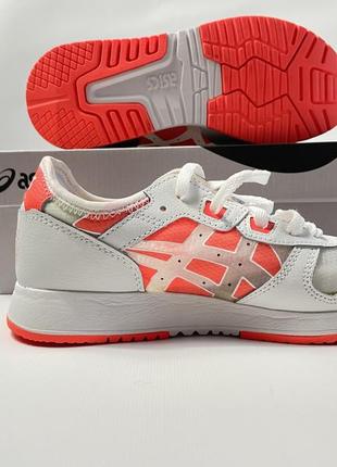 Нові жіночі кросівки asics lyte classic