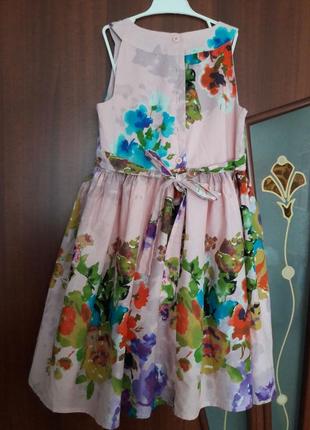 Нарядное пишное платье в цветочный принт на 5-6 лет3 фото