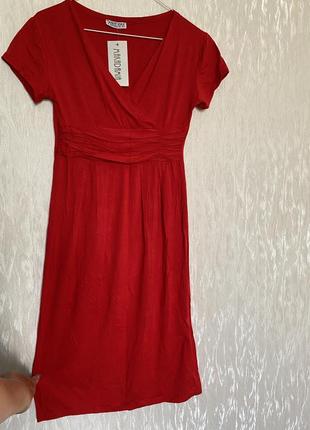 Красивое красное платье 👗 новое натуральное. акция