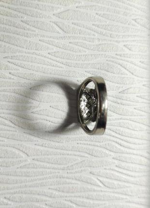 Кольцо со стразами 5