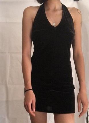 Маленька чорна велюрова бархатна сукня