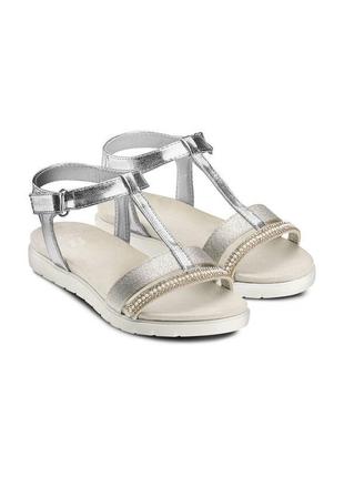 Шикарні італійські босоніжки bata р. 33