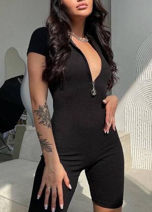 Комбінезон з шортами