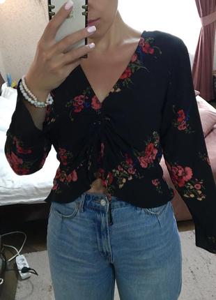 Блуза в цветы cameo rose на завязках1 фото