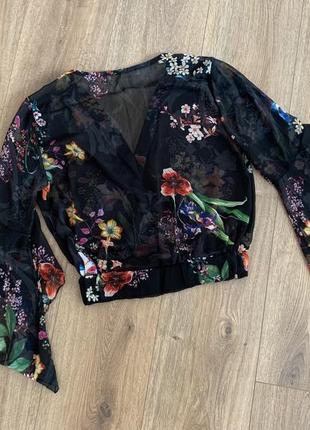 Укороченный топ, блуза с цветочным принтом rinascimento, р.м, италия6 фото