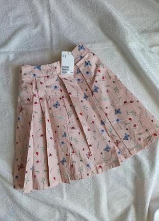 H&m
сатинова 100% бавовна рожева спідничка в складки з принтом, плотна тканина