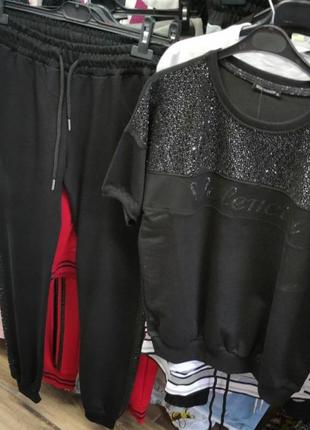 Костюм,люкс качество,украшен камнями, турция.