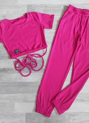 Модний костюм для дівчаток