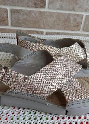 Босоніжки clarks 35р