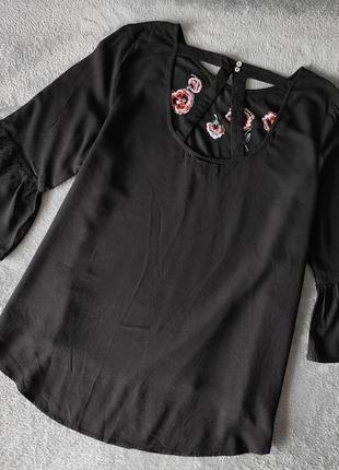 Блузка черная с вышивкой nutmeg3 фото