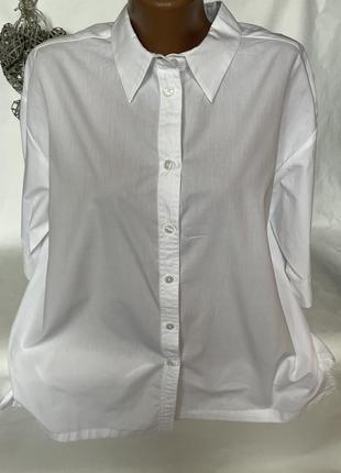 Стильна біла сорочка, вільний крій