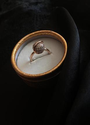 Женское кольцо под золото россыпь камней медицинский сплав в виде шарика с камнями белыми 17 размер 16,5 размер под золото жіноча каблучка мед золото3 фото