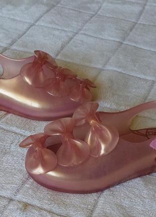 Босоніжки mini melissa р. 22/23 з ароматом жуйки