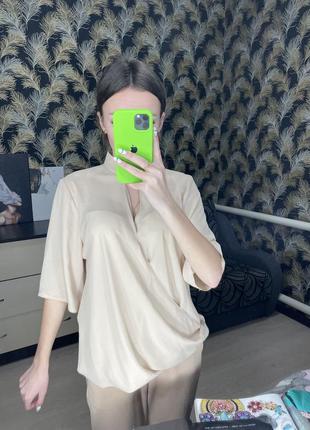 Бежева шифонова блуза