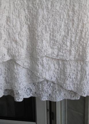 Чудесное белое кружевное платье с оборками от бренда vetono9 фото