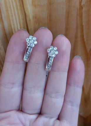Ніжні срібні сережки з камінчиками романтика