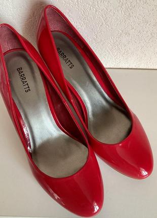 Туфлі з конусним каблуком класичні червоні barratts туфли красные с конусным каблуком3 фото