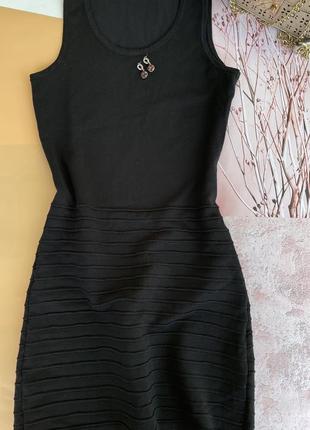 Чорне плаття, чорна сукня