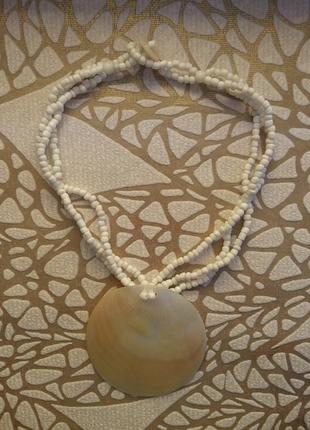 Намисто з перламутровим диском