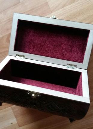 Скринька з дерева різьблене ручної роботи горіх 21 см * 11 см, висота 11 см.7 фото