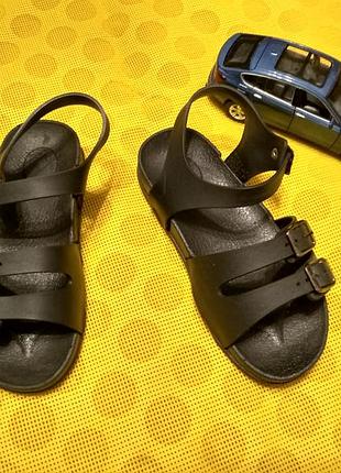 Класні силіконові босоніжки